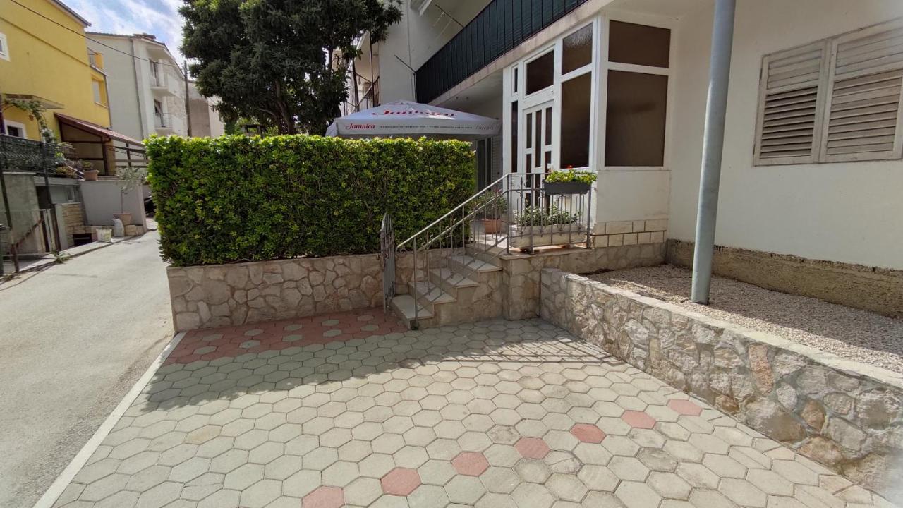 Apartment Garden Residence With Private Parking Split Exterior photo