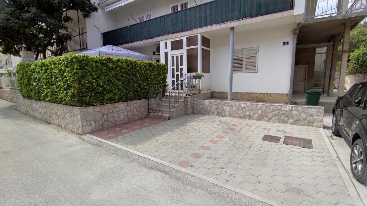 Apartment Garden Residence With Private Parking Split Exterior photo