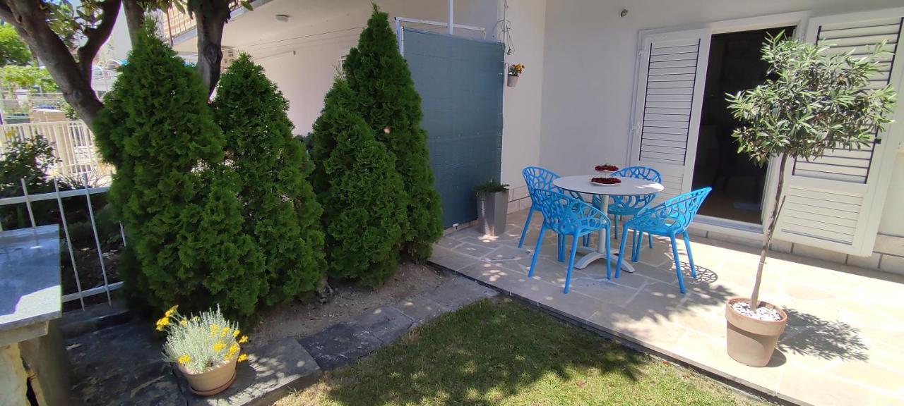 Apartment Garden Residence With Private Parking Split Exterior photo